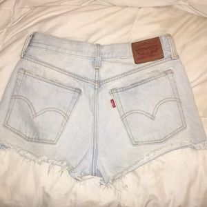 Levi’s Wedgie Shorts! Size 26!